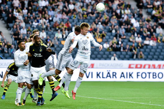 s Henok Goitom i kamp mot Östersunds Sotirios