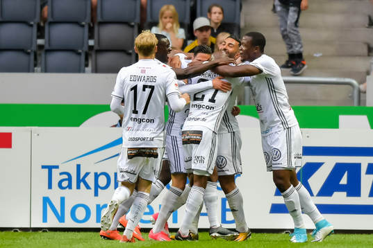 Östersunds spelare jublar