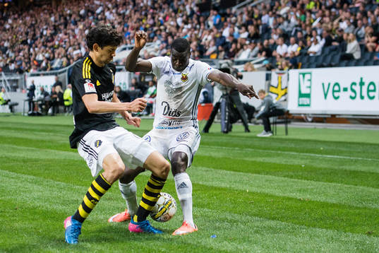 s Jesper Nyholm och Östersunds Ken Sema