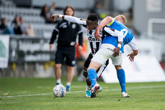 Landskronas Sadat Karim och Oddevolds Robin Jansson i duell