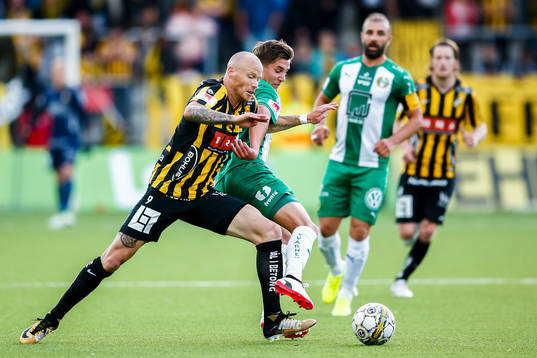 Häckens Alexander Farnerud och Hammarbys Leo Bengtsson