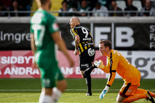 Häckens Alexander Farnerud jublar