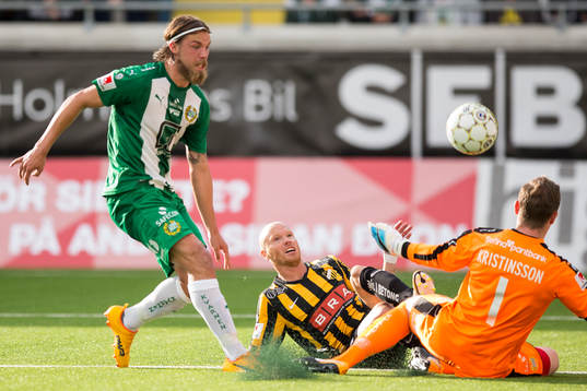Häckens Alexander Farnerud skjuter 1-0 bakom Hammarbys