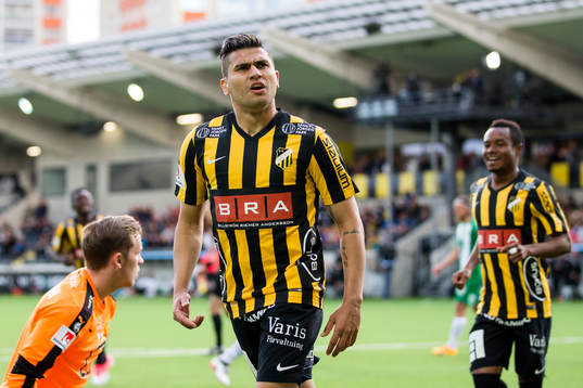 Häckens Paulinho jublar