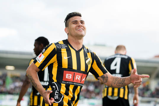 Häckens Paulinho jublar