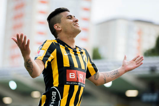 Häckens Paulinho jublar