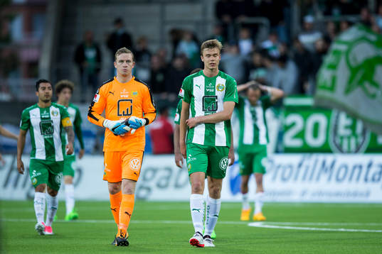 Hammarbys målvakt Ögmundur Kristinsson och Marcus
