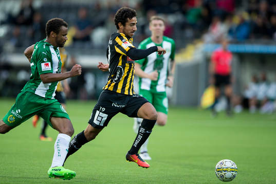 Häckens Daleho Irandust före Hammarbys Serge-Junior