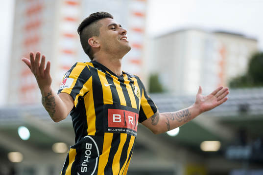 Häckens Paulinho jublar