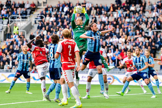 Kalmars målvakt Ole Söderberg och Djurgårdens Jonas