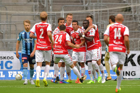 Kalmars spelare jublar