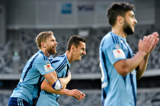 Djurgårdens Niklas Gunnarsson och Haris Radetinac jublar