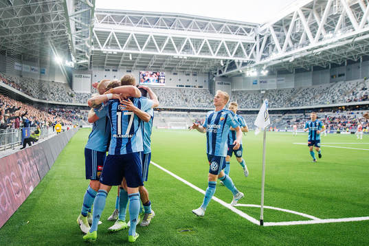 Djurgårdens Gustav Engvall och Elliot Käck jublar med