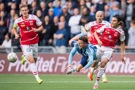 Djurgårdens Kerim Mrabti och Kalmars Emin Nouri