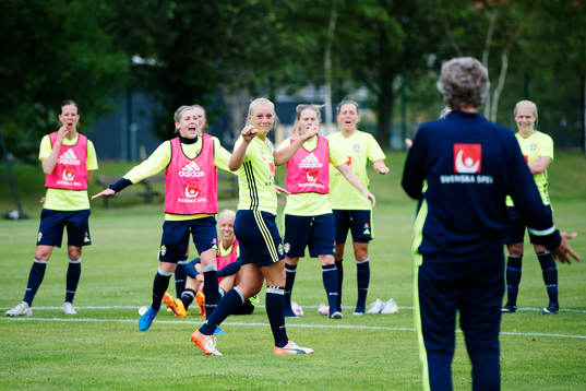 Stina Blackstenius jublar