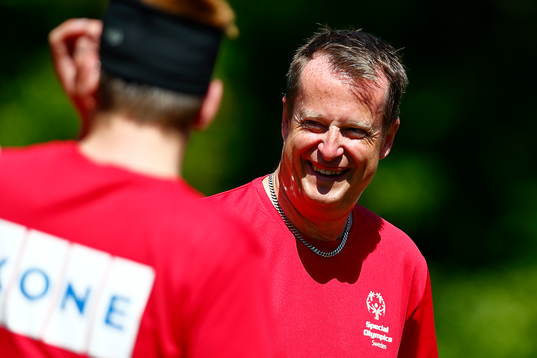 Uppvisningsmatch i fotboll med Anders Ygeman