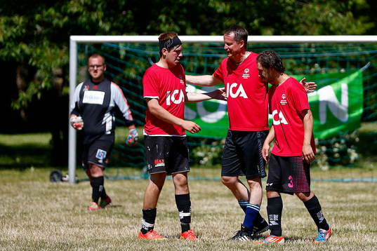 Uppvisningsmatch i fotboll med Anders Ygeman