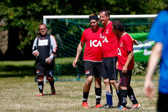 Uppvisningsmatch i fotboll med Anders Ygeman