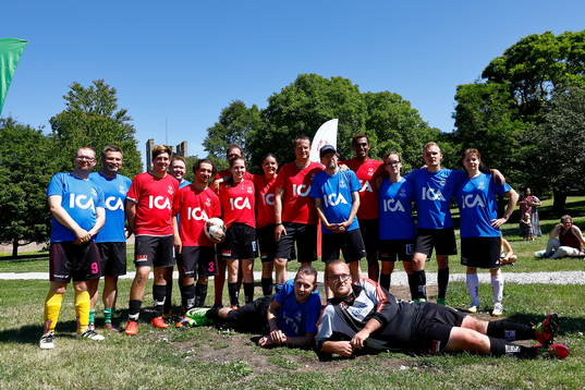 Uppvisningsmatch i fotboll med Anders Ygeman