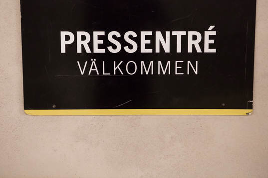 Skylt vid pressentrén på Friends Arena innan