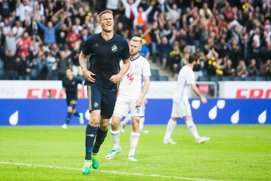 s Eero Markkanen jublar