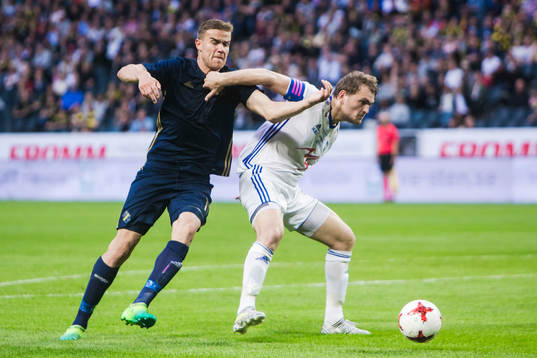 s Eero Markkanen och Klaksviks Jonas F Rasmussen