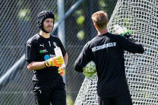 Helsingborgs målvakt Matt Pyzdrowski och målvakt Pär