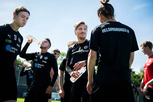 Helsingborgs Martin Christensen med lagkamrater