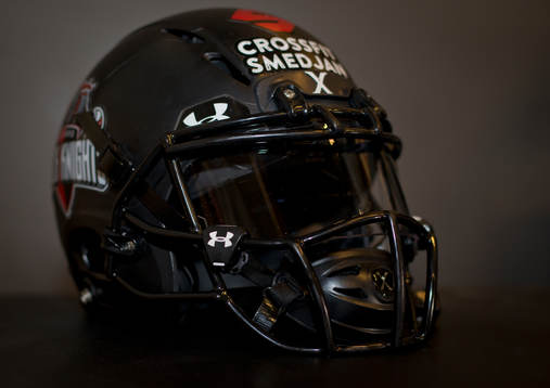 En Örebro Black Knights hjälm