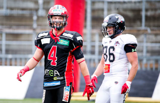 Carlstad Crusaders Marcus Johnsson jublar och Örebro Black