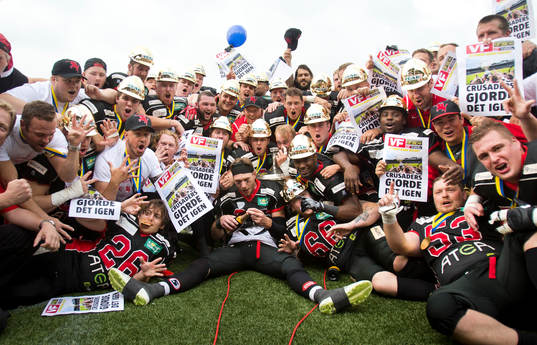 Carlstad Crusaders firar sm-guldet