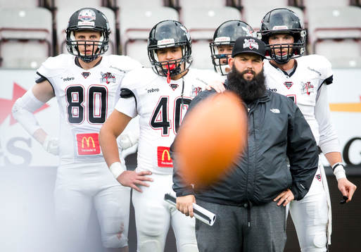 Örebro Black Knights avbytarbänk och tränare Aaron