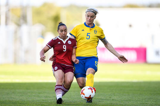 Mexikos Charlyn Corral och Sveriges Nilla Fischer
