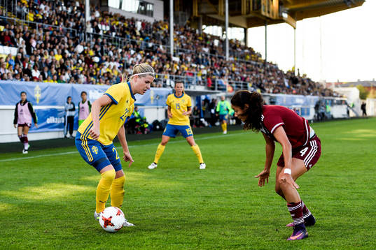 Sveriges Olivia Schough och Mexikos Rebeca Bernal