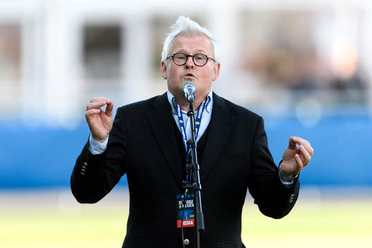 Olivia Schoughs pappa Bertil Schough sjunger