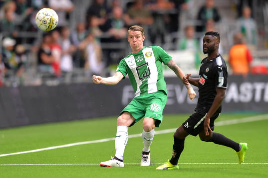 Hammarbys Birkir Már Saevarsson och Örebros Maic Sema