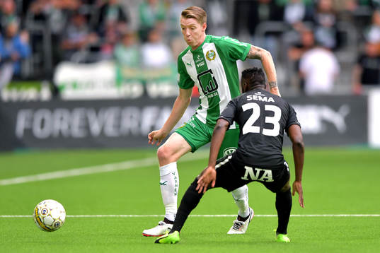 Hammarbys Birkir Már Saevarsson och Örebros Maic Sema