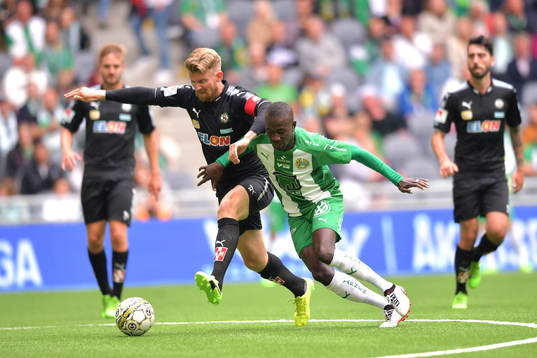 Örebros Michael Almebäck och Hammarbys Pa Amat Dibba