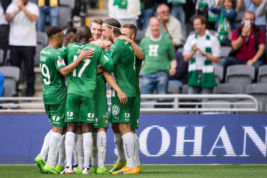 Hammarbys spelare jublar
