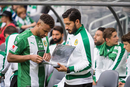 Hammarbys Serge-Junior Martinsson Ngouali får