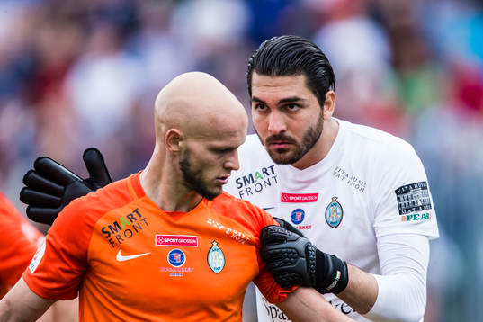 AFC Eskilstunas Målvakt Alireza Haghighi dirigerar Zourab