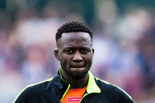 AFC Eskilstunas Buya Turay innan fotbollsmatchen i
