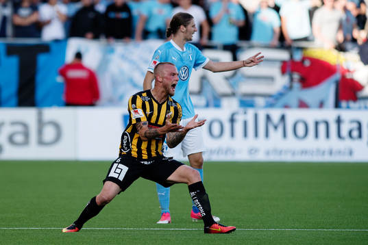 Häckens Alexander Faltsetas reagerar