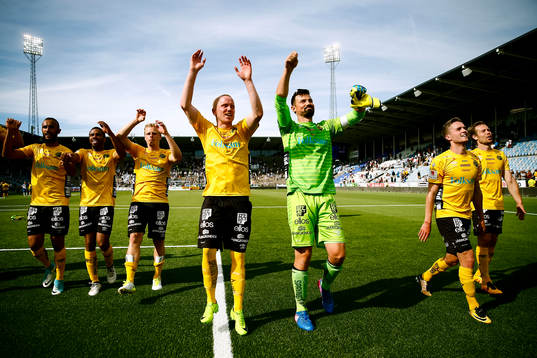 Elfsborgs spelare jublar