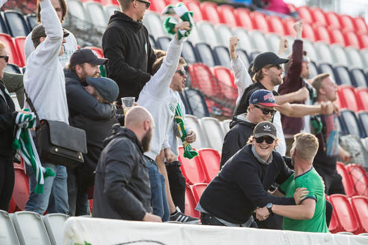 Jönköpings supportrar jublar