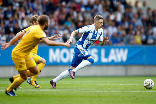 IFK Göteborgs Sören Rieks driver bollen