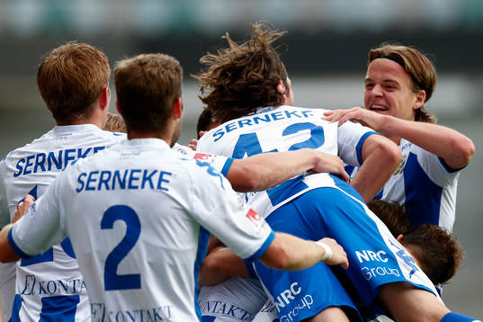 IFK Göteborgs Mads Albaek jublar med lagkamrater