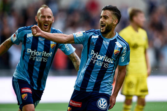 Djurgårdens Magnus Eriksson och målskytten till 2-1