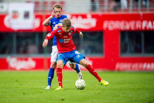 Helsingborgs Niklas Svensson i duell