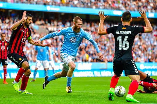 Vardars Boban Grncharov och Malmö FFs Jo Inge Berget